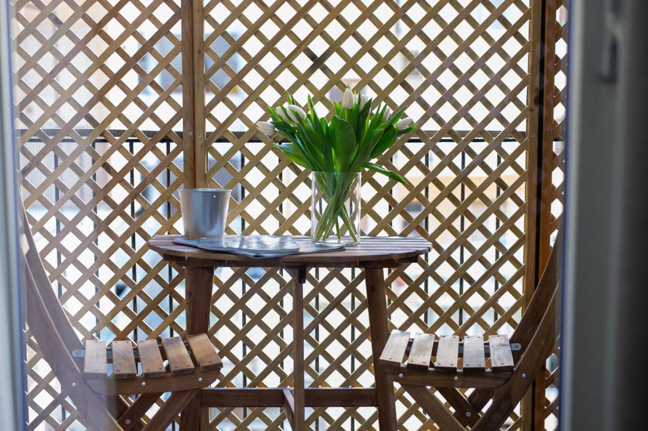 Contemporaneamente 147 - Modern & Comfort Rooms Bari Exterior photo