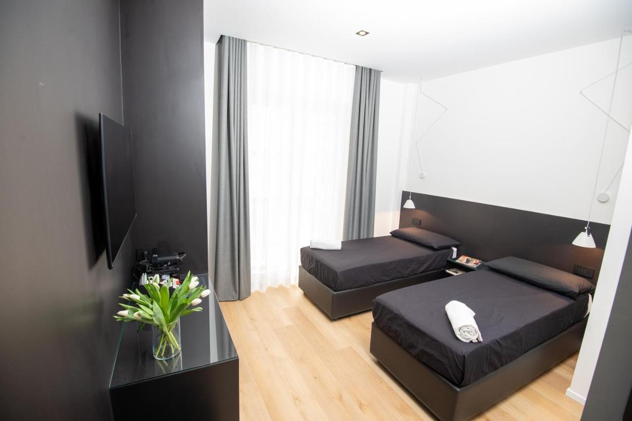 Contemporaneamente 147 - Modern & Comfort Rooms Bari Exterior photo